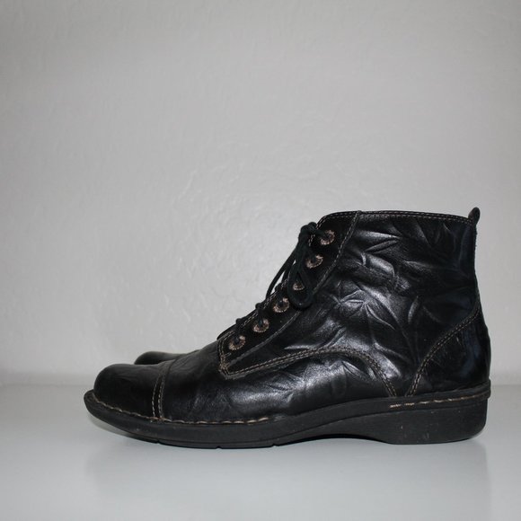 clarks black leather booties - Picture 3 of 9